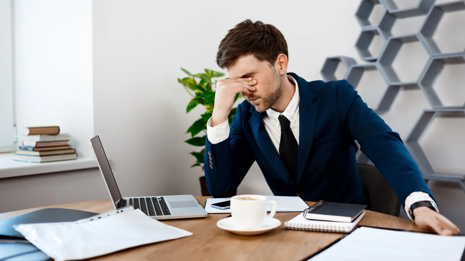 Signs of Burnout: 12 Symptoms You Shouldn't Ignore